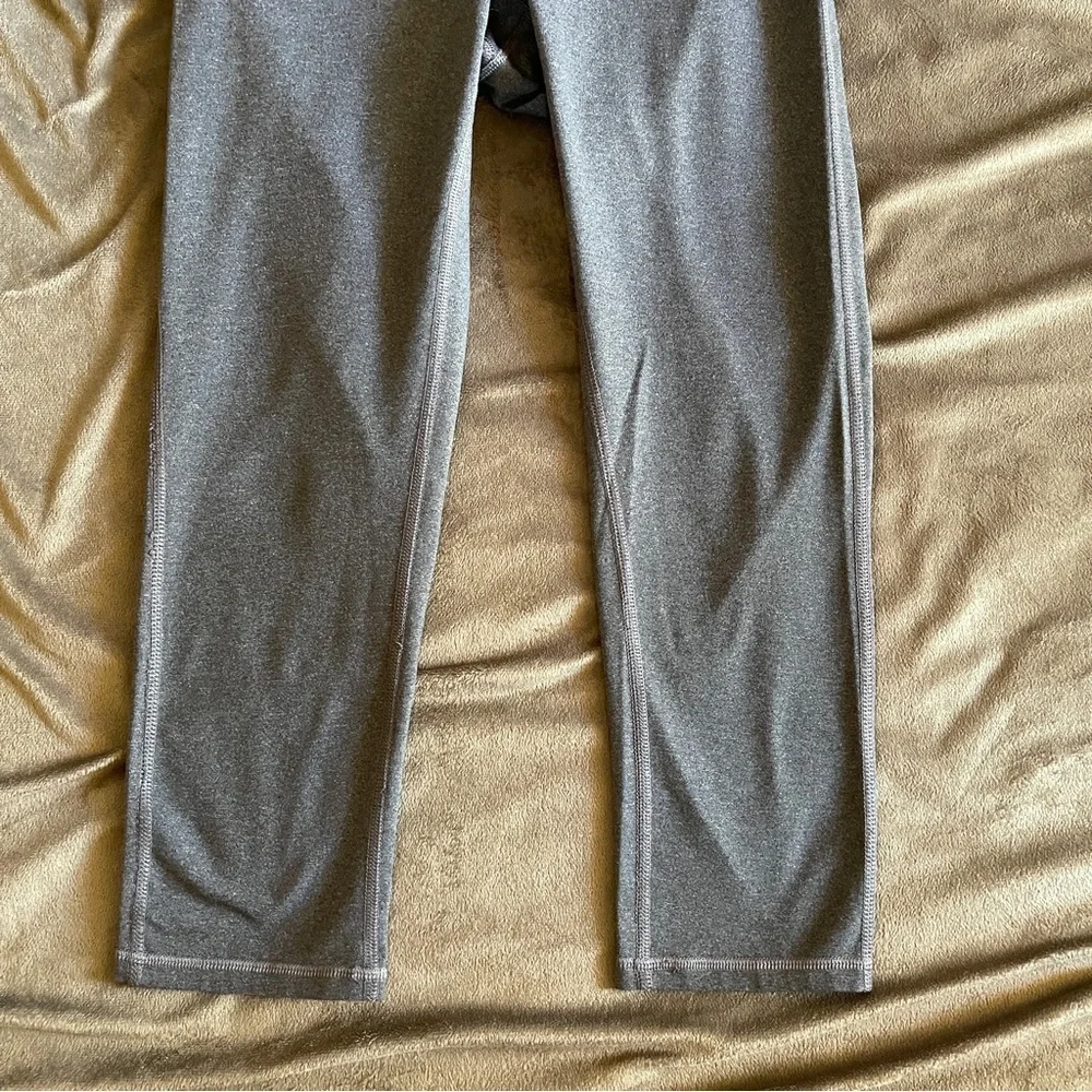 4 for 16$ Women’s Gray 3/4 Champion Length Workout Leggings